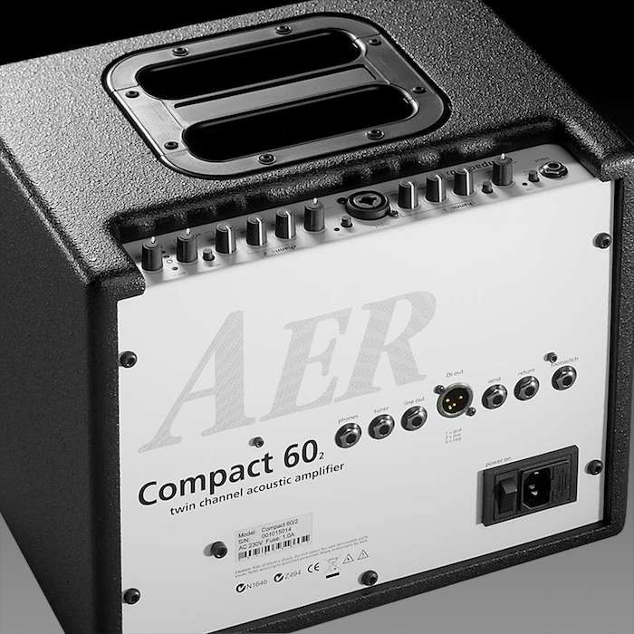 60/4　AER　--　Compact　'n　Jazz　Amplifier　Guitars