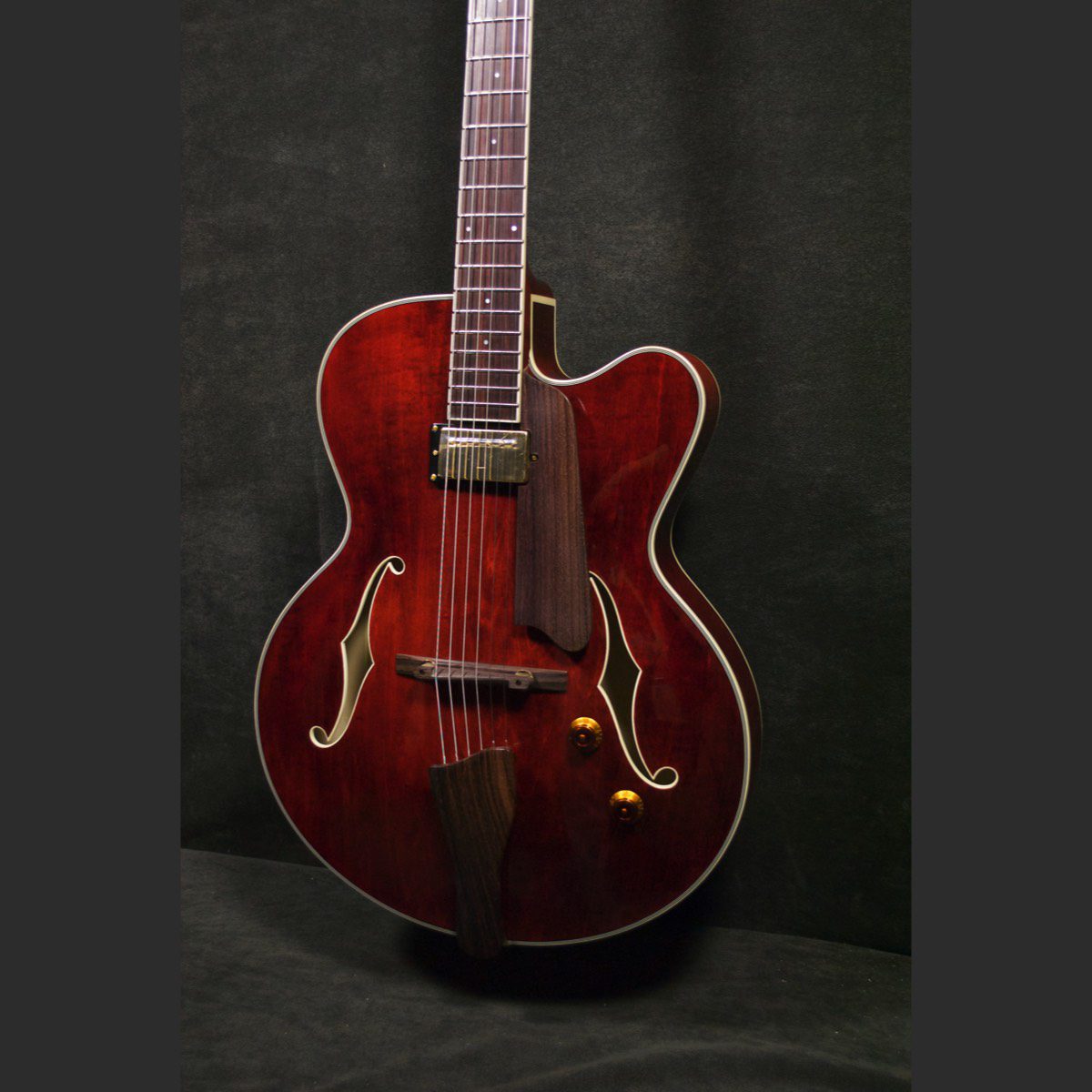 Eastman AR403CE #5976 -- Guitars 'n Jazz