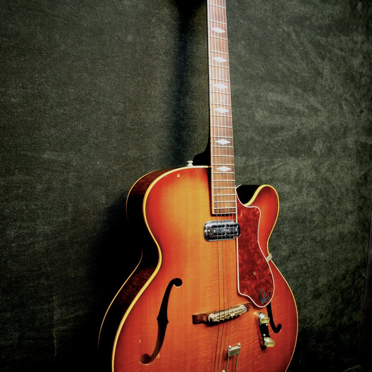 Epiphone Vintage Triumph Regent Carved Archtop 1951 -- Guitars 'n Jazz