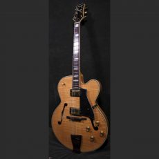 Peerless Wizard Custom Blonde #7792 Archtop Jazz Guitar w  custom TKL 17″ x 2/14″ case