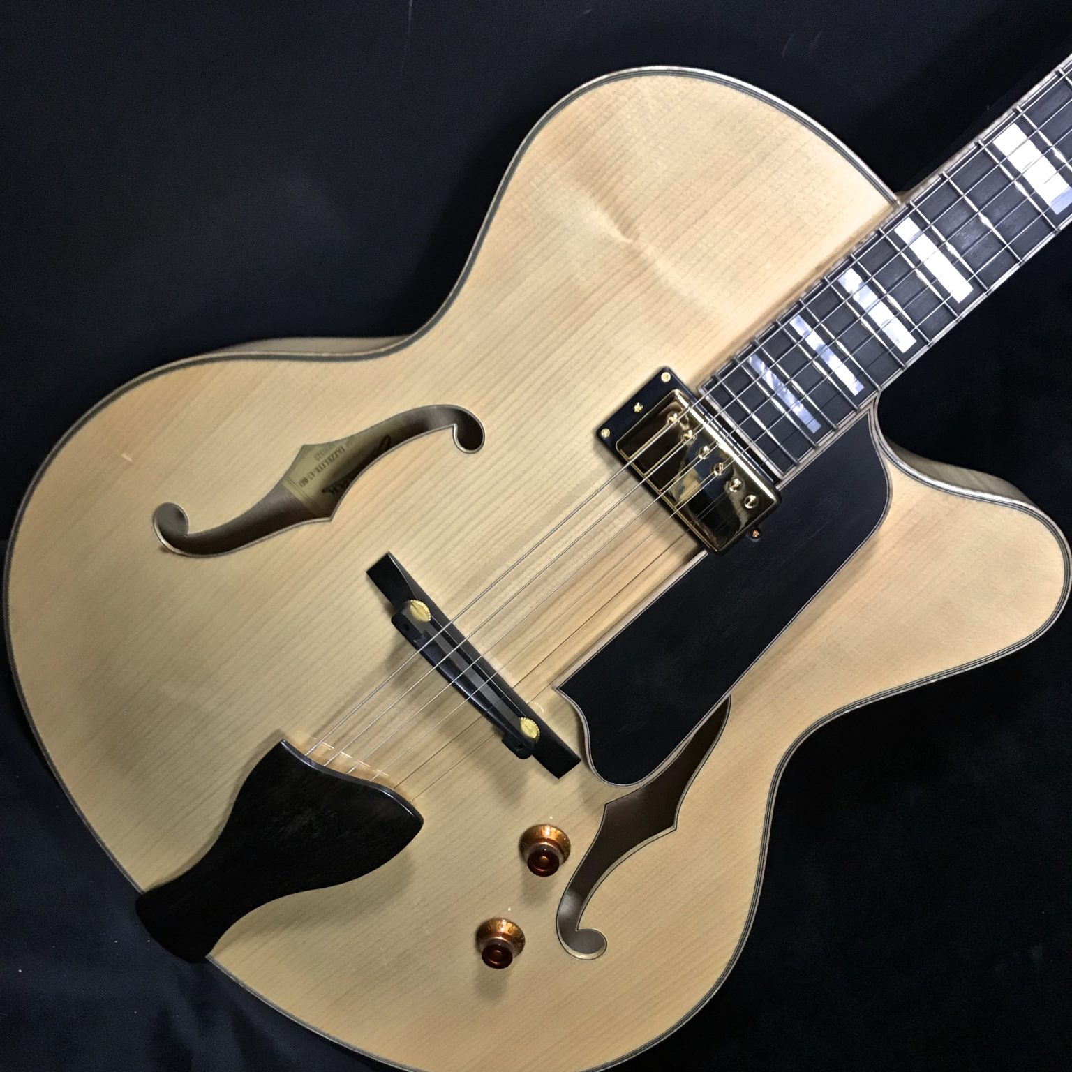 Eastman Jazz Elite Blonde Archtop Guitar L W Case