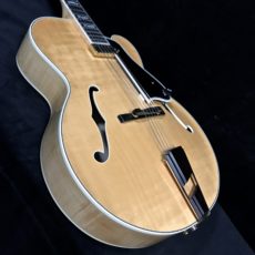 1996 Campellone Blonde Deluxe  Carved 17″ Archtop Guitar with case